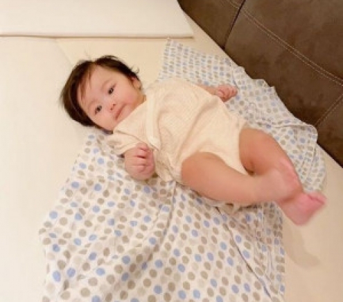 TUYỂN DỤNG CÔ CÓ KINH NGHIỆM CHĂM BÉ
