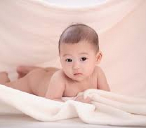 Cần gấp cô chăm bé