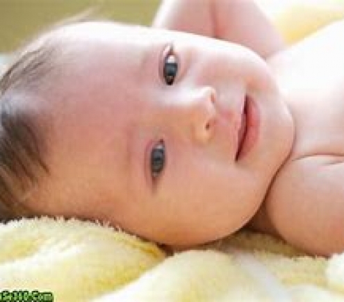 Cần gấp cô chăm bé