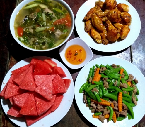 cần người  phụ giúp việc nhà 