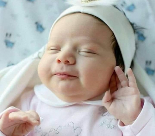 CẦN GẤP 1 CÔ CHĂM BÉ 7 THÁNG LƯƠNG 10TR BAO ĂN Ở LẠI