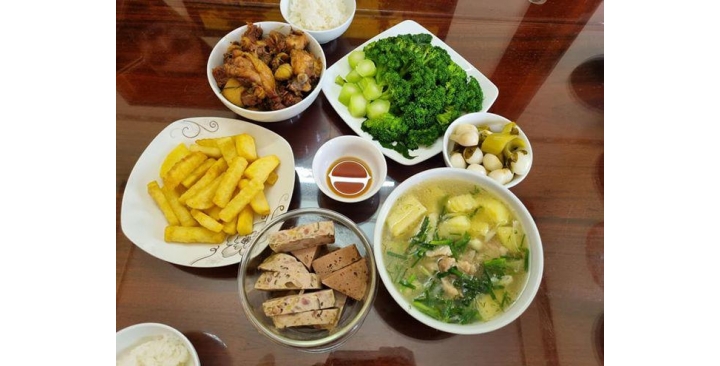 TUYỂN GẤP CÔ LÀM Ở LẠI VỚI GIA ĐÌNH Ạ !