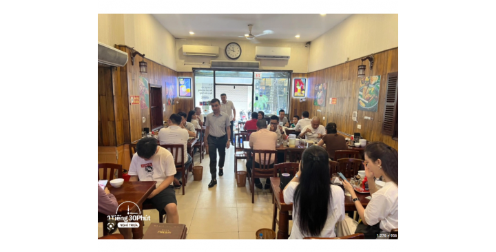 CÔ PHỤ QUÁN MỚI NGHỈ, CẦN TUYỂN GẤP 1 BẠN PHỤ QUÁN BƯNG BÊ BAO ĂN Ở
