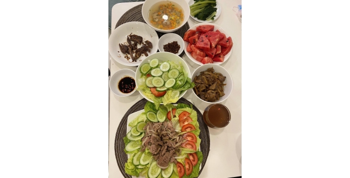 gđình em hiện đang cần gấp 1 chị dưới 55 tuổi làm ở lại tại quận 5