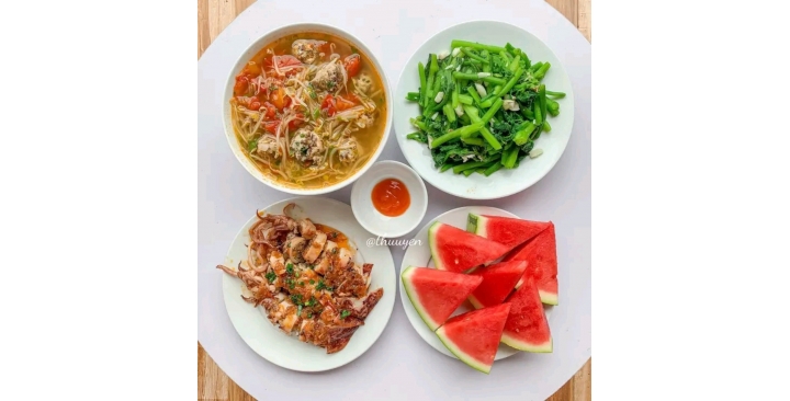 Cần tuyển gấp 1 chị giúp việc nhà làm ăn ở lại cùng gia đình