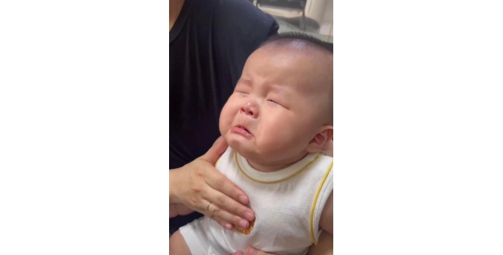 CON MỚI SINH BÉ ĐC 6 THÁNG HIỆN CON MUỐN TÌM 1 CÔ CHĂM BÉ